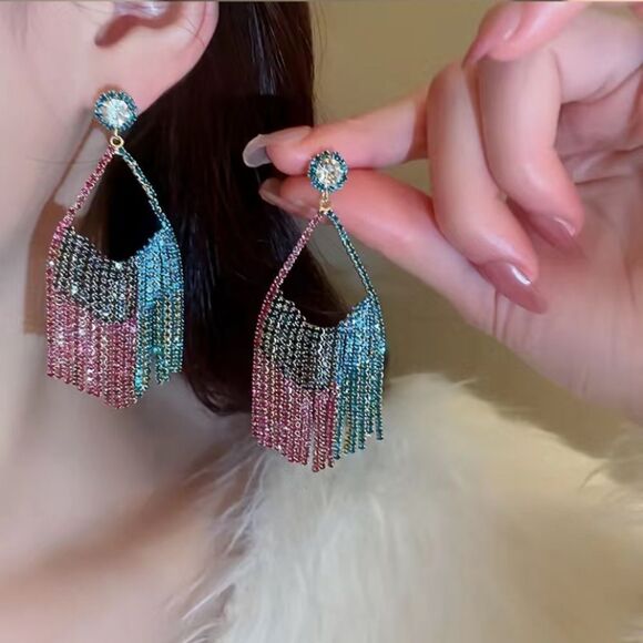 🔅🆕🔅 Colorful 🎨 Stunning Waterfall Rhinestones Tassel Earrings✨ - Picture 1 of 9